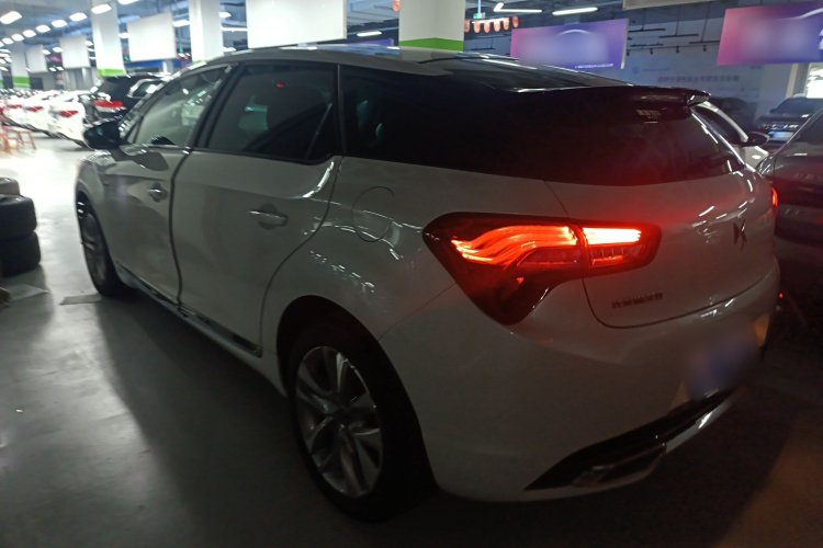 DS 5 2014款 1.6T 豪华版THP160车身外观6002