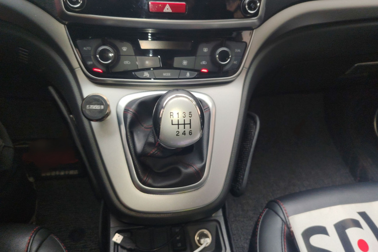 哈弗H6 2017款 蓝标 运动版 1.5T 手动两驱精英型局部细节18