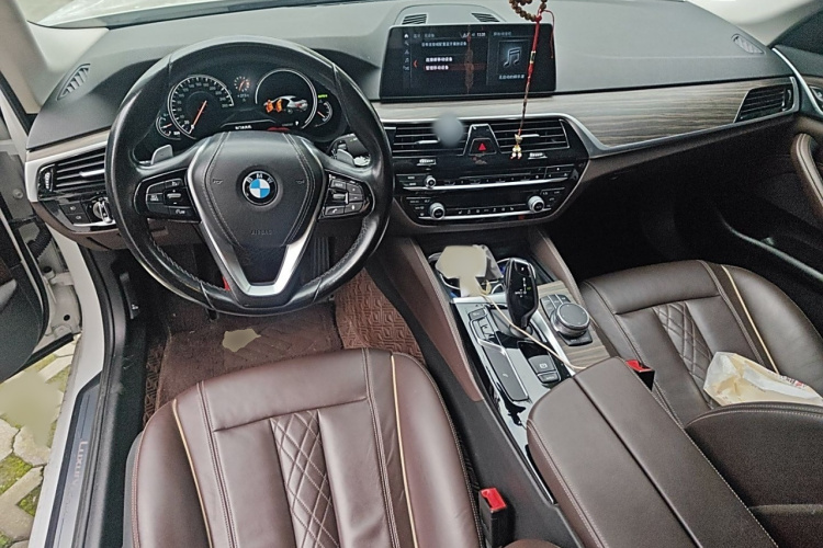 宝马5系 2018款 530Li 领先型 豪华套装中控内饰7002