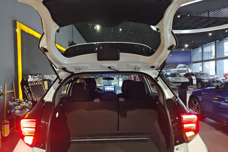 丰田 YARiS L 致炫 2022款 致炫X 1.5L CVT领先PLUS版局部细节23