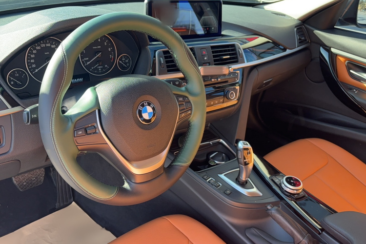 宝马3系 2016款 320Li 进取型中控内饰7002