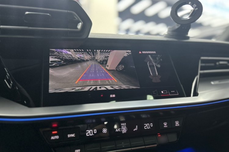 奥迪A3 2025款 Sportback 35TFSI 飞驰尊享型中控内饰7004