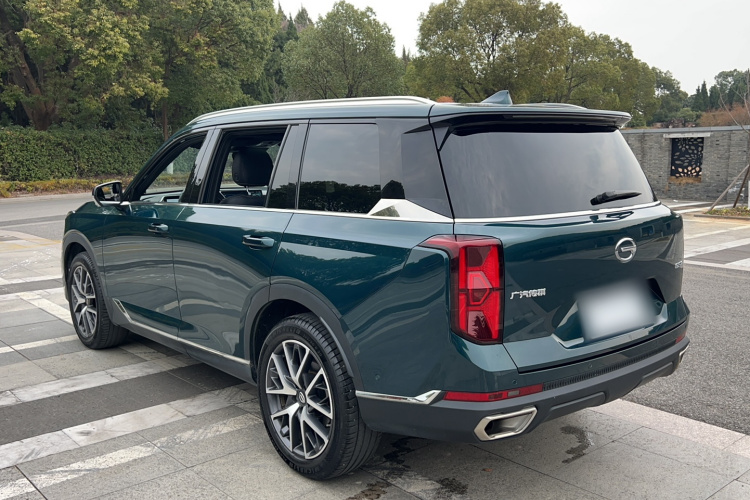 广汽传祺 传祺GS8 2022款 领航系列 2.0TGDI 两驱尊贵版（七座）车身外观6005