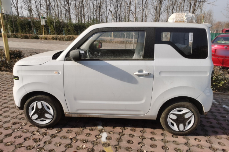 吉利银河 熊猫 2025款 210km 元气熊车身外观4