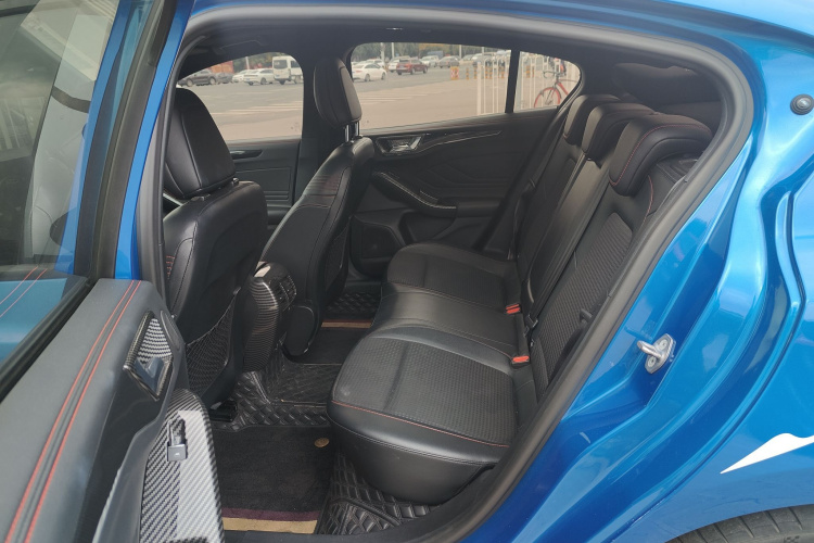 福特 福克斯 2021款 三厢 EcoBoost 180 自动ST Line中控内饰7006