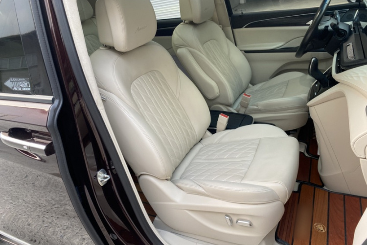 别克GL8 2020款 Avenir艾维亚 六座贤礼版局部细节41