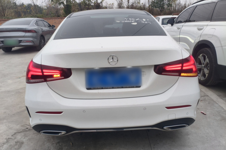 奔驰A级 2020款 改款二 A 180 L 运动轿车车身外观6004