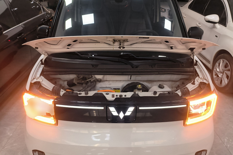 五菱汽车 宏光MINIEV 2022款 GAMEBOY 300km 玩咖款 磷酸铁锂机舱底盘24