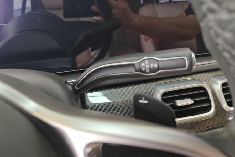 奔驰GLE 2020款 GLE 350 4MATIC 动感型特别版局部细节18