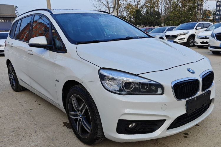 宝马2系多功能旅行车 2015款 218i 运动设计套装车身外观6002