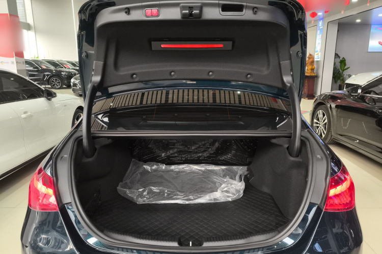 奔驰C级 2024款 改款 C 260 L 皓夜运动版机舱底盘23