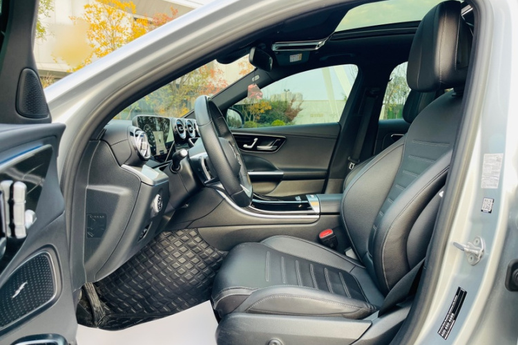 奔驰C级 2022款 C 260 L 运动版中控内饰7005