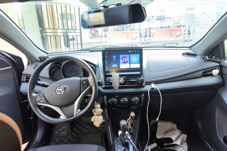 丰田 威驰 2014款 1.5L 自动智臻版中控内饰12