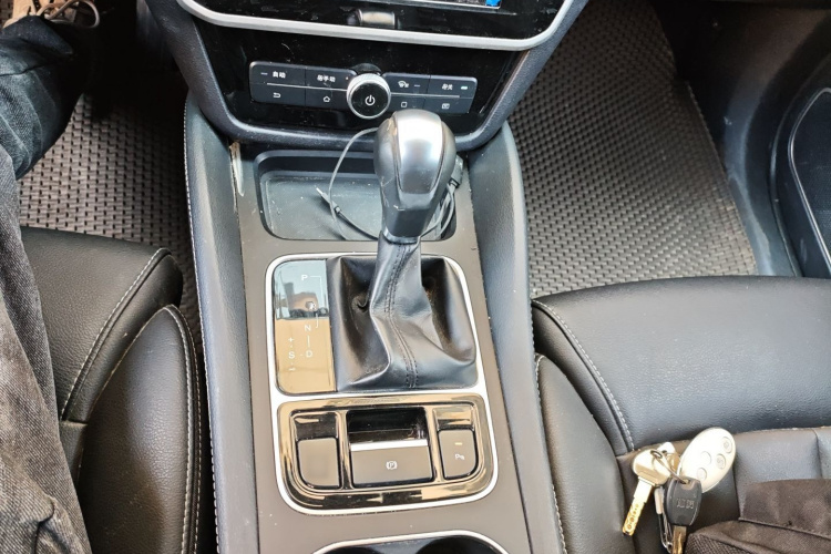 比亚迪 宋MAX 2017款 1.5T 自动智联尊贵型 7座局部细节18