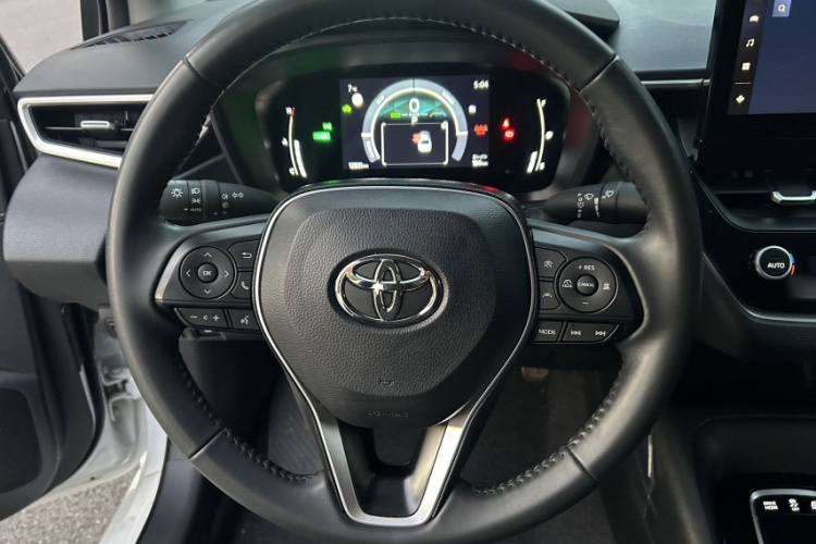 丰田 卡罗拉 2024款 1.8L 智能电混双擎 精英版中控内饰7002