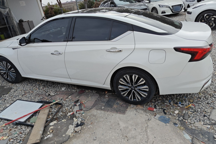 日产 天籁 2022款 2.0L XL-TLS 悦享版车身外观4