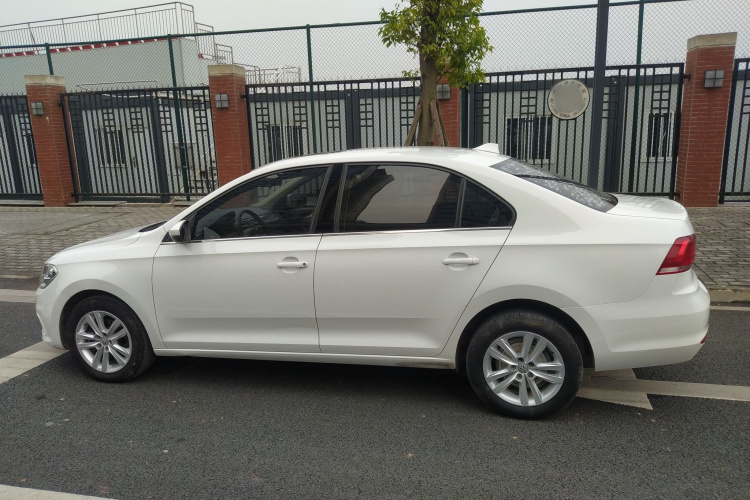 大众 桑塔纳 2018款 1.5L 手动舒适版车身外观4