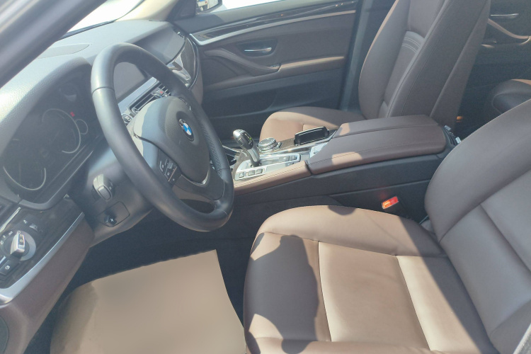 宝马5系 2017款 525Li 豪华设计套装局部细节19