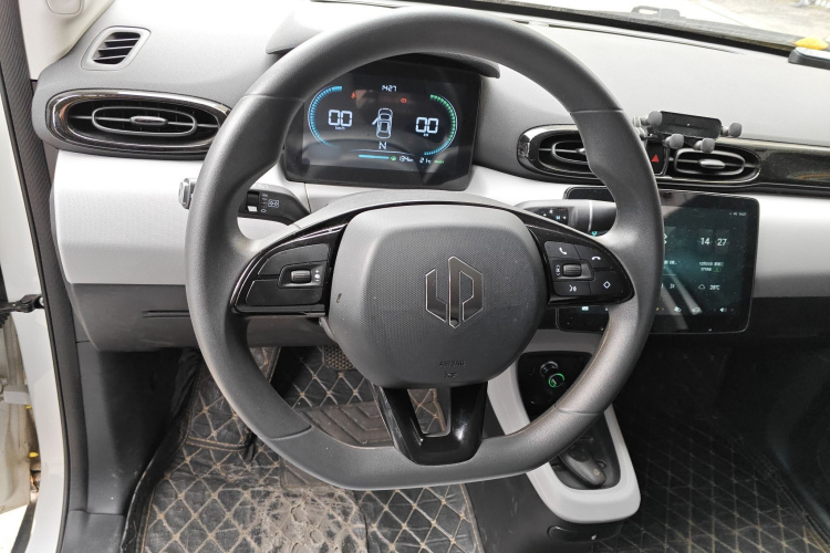 零跑汽车 零跑T03 2023款 310轻享版中控内饰13