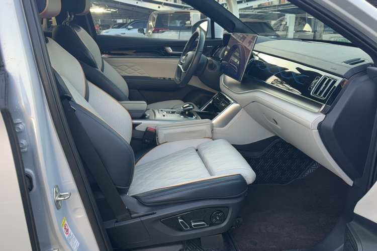 比亚迪 唐新能源 2022款 EV 635KM 四驱旗舰型局部细节41