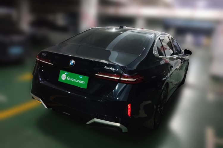 宝马5系 2025款 530Li 领先型 M运动套装车身外观7
