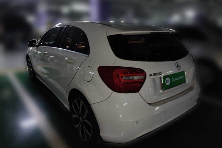 奔驰A级(进口) 2015款 A 200 时尚型车身外观5