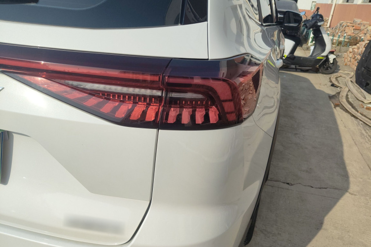 奇瑞 瑞虎8 PRO 2024款 冠军版 290T 两驱巅峰版 5座车身外观6006