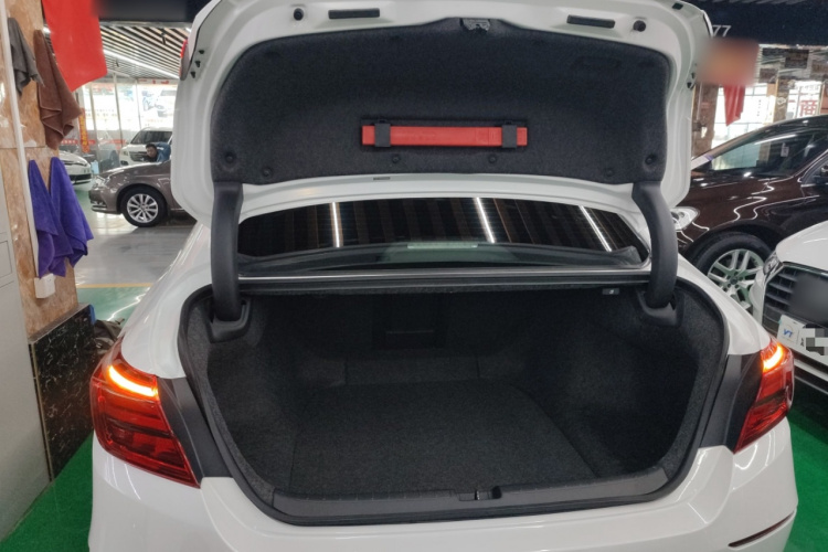 本田 英仕派 2022款 260TURBO 精致版机舱底盘23