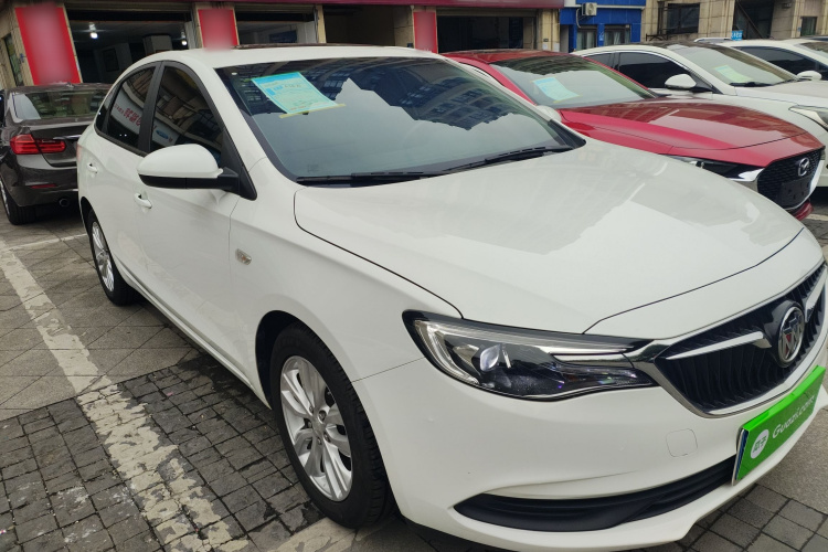 别克 英朗 2021款 改款 典范 1.5L 自动精英型车身外观3