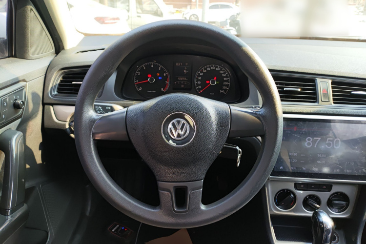 大众 朗行 2013款 1.6L 自动风尚型中控内饰13