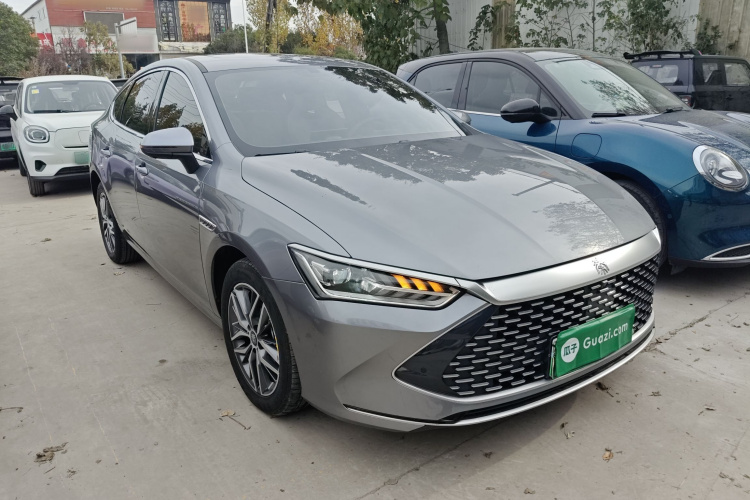 比亚迪 秦PLUS 2024款 荣耀版 DM-i 55KM超越型车身外观3