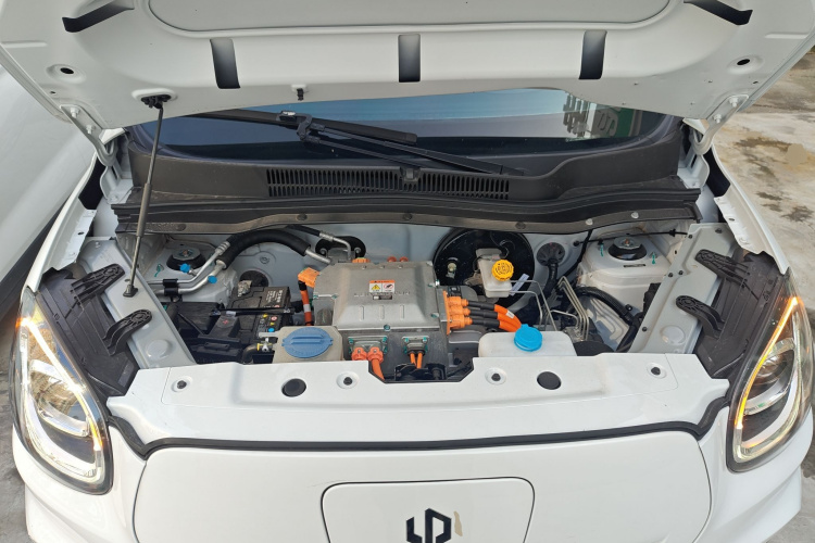 零跑汽车 零跑T03 2022款 玛瑙版机舱底盘24