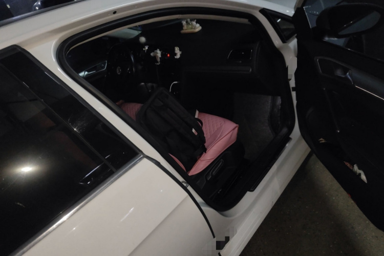 大众 高尔夫 2020款 挚爱版 280TSI DSG舒适型局部细节9005