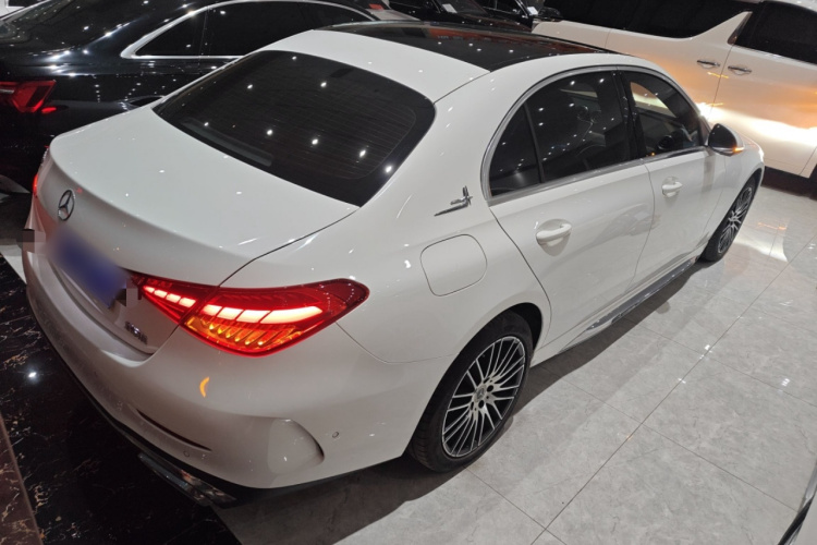 奔驰C级 2022款 C 260 L 运动版车身外观7