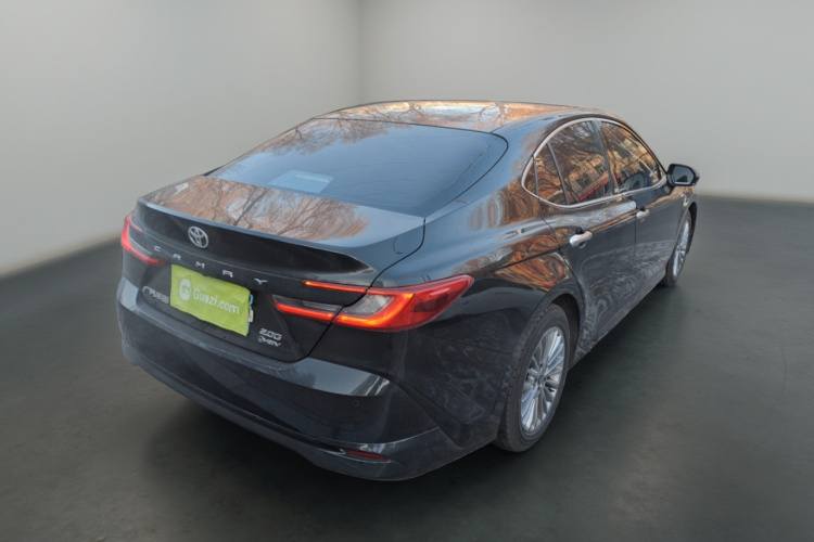 丰田 凯美瑞 2024款  双擎 2.0HG 尊贵版车身外观7