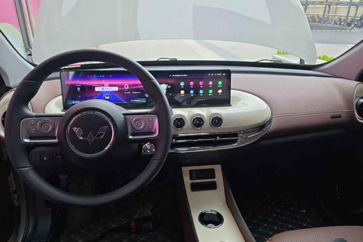 五菱汽车 五菱缤果 2023款 333km 灵犀互联款中控内饰12