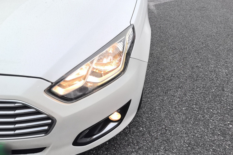 福特 福睿斯 2015款 1.5L 自动时尚型局部细节36