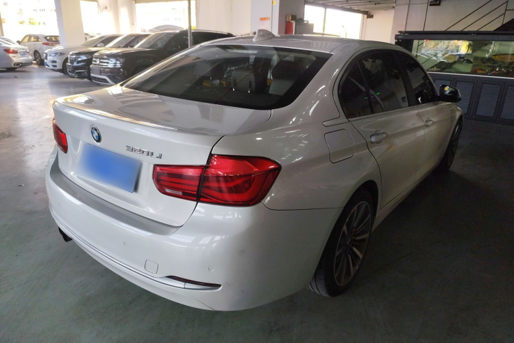 宝马3系 2019款 320Li 时尚型车身外观7