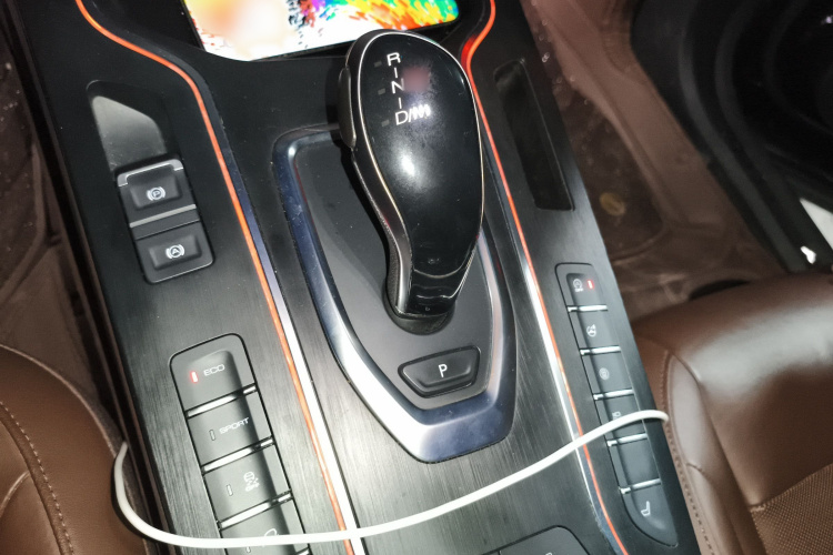 魏牌 VV7 2019款 升级款 2.0T 旗舰型 国V局部细节18