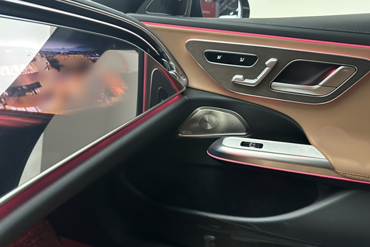 奔驰E级 2025款 E 300 L 豪华型中控内饰7008