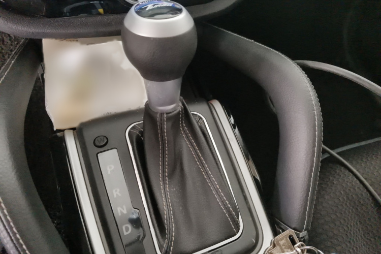 众泰SR7 2016款 1.5T CVT魔方之心版 国IV局部细节18