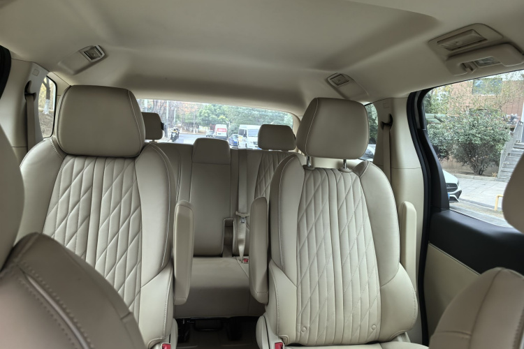 别克GL8 2023款 陆上公务舱 652T 豪华型中控内饰7005