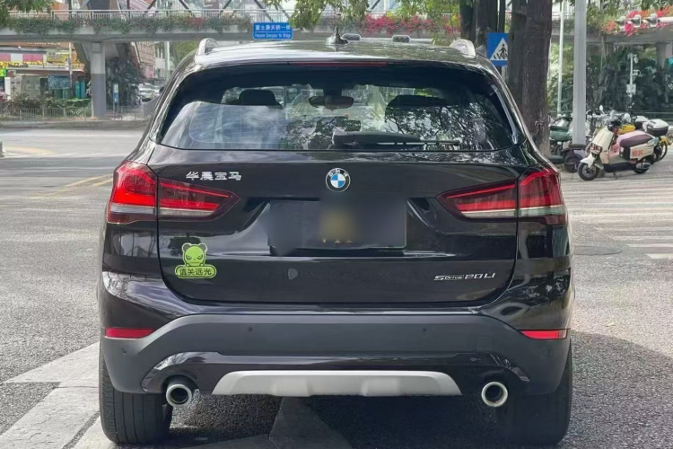宝马X1 2021款 sDrive20Li 尊享型车身外观6003
