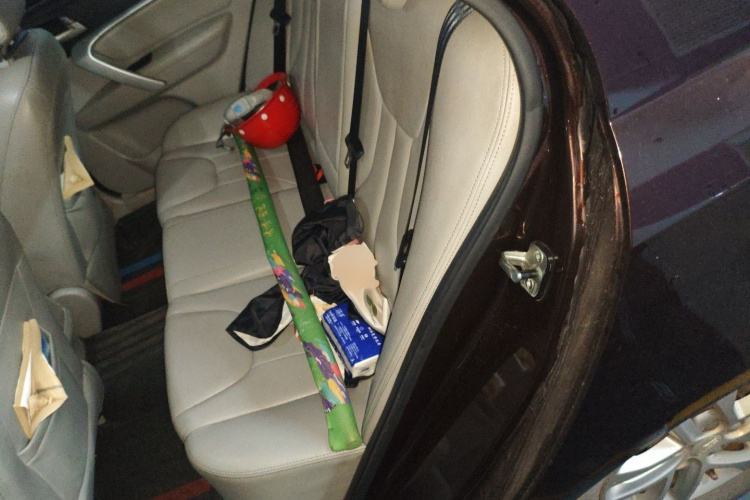 吉利汽车 帝豪 2015款 三厢 1.5L CVT向上版中控内饰7004