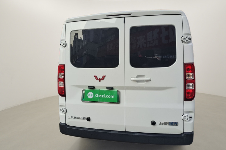 五菱汽车 五菱扬光 2025款 400km 客车版舒适型车身外观6