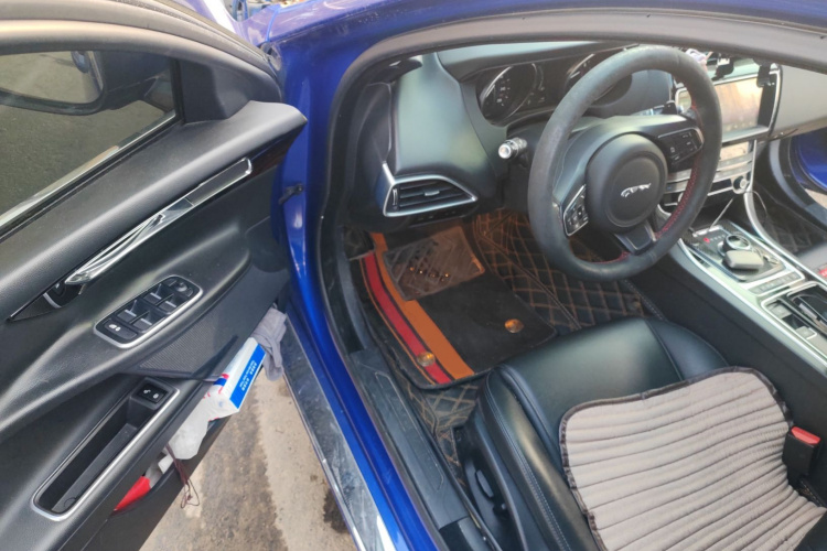 捷豹XEL 2019款 2.0T 200PS 精英版中控内饰20