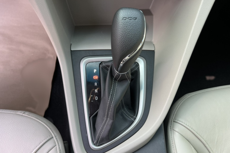 别克 英朗 2018款 15T 双离合精英型 国V中控内饰7002