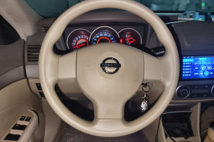 日产 轩逸 2016款 经典 1.6XE 手动领先版中控内饰13