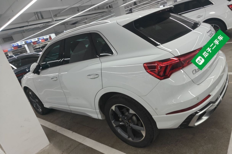 奥迪Q3 2024款 35 TFSI 时尚动感型车身外观4