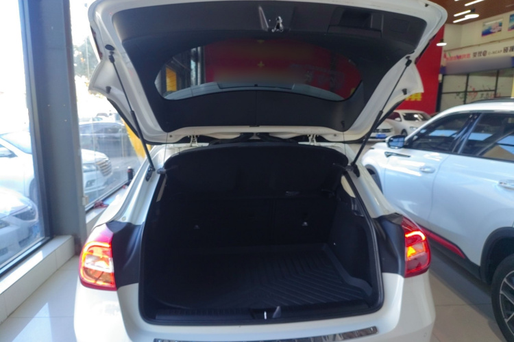 奔驰GLA 2016款 GLA 200 动感型机舱底盘23